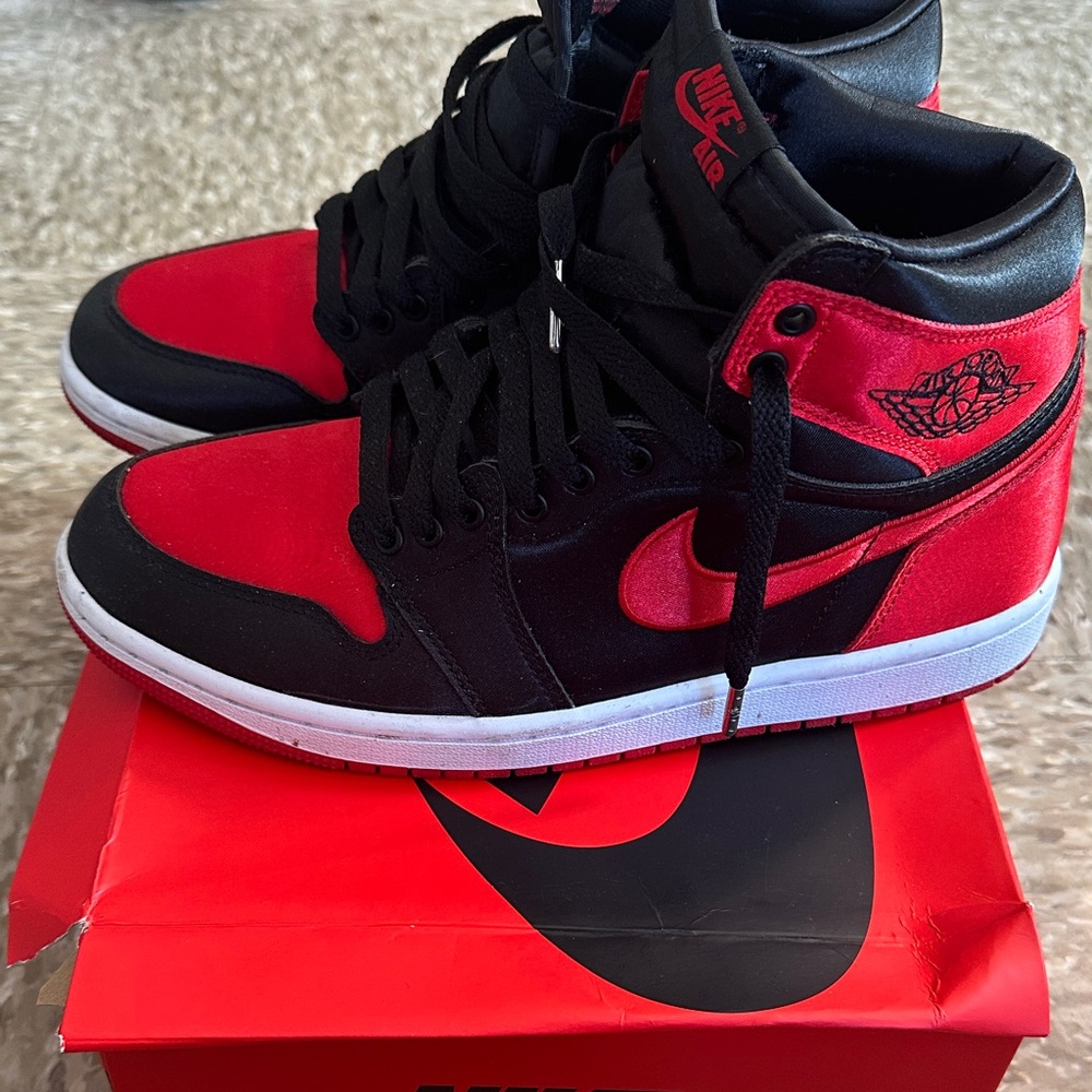 Jordan 1 OG High Satin Bred Euc - Picture 3 of 6